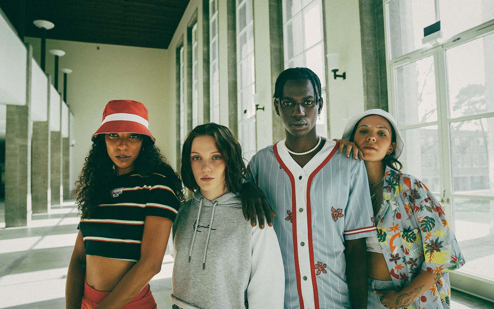 Sudadera KK Small Signature Flame OS Karl Kani – Caviar Outfits